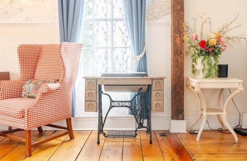 Mystic House | Historic Waterfront Home and Cottage