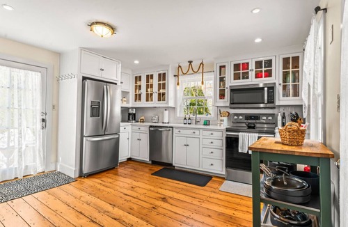 Mystic House | Historic Waterfront Home & Cottage