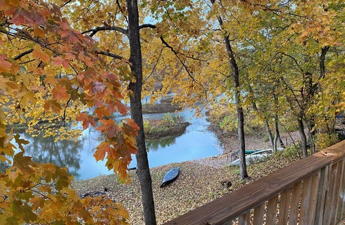 Hardy Cabin | Historic "Woody" Cabin on the River at Miramichee Falls with Kayaks
