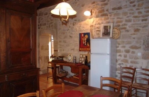 Void-Vacon Cottage | Historic XIV Century Cottage with Modern Comforts, Garden and Parking