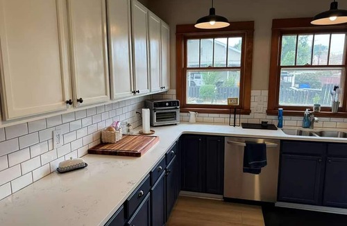 Brownstown House | Historic Yakima Home 4BR Office Backyard Oasis