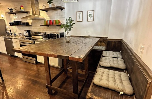 East Petersburg House | Historical 1800s Log Home