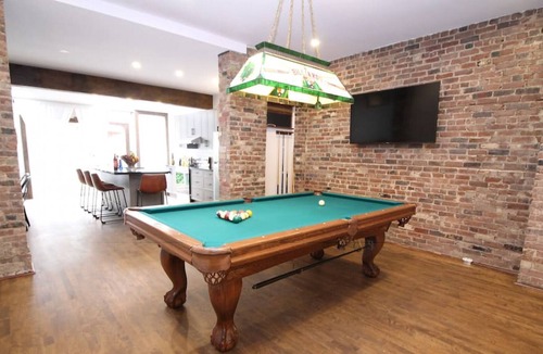Maisonneuve Apartment | Historical 3 Bedroom Palace DOWNTOWN