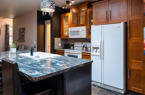 Medicine Hat Apartment | Historical apartment close to downtown