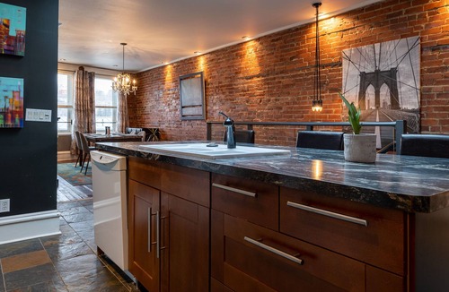 Medicine Hat Apartment | Historical apartment close to downtown