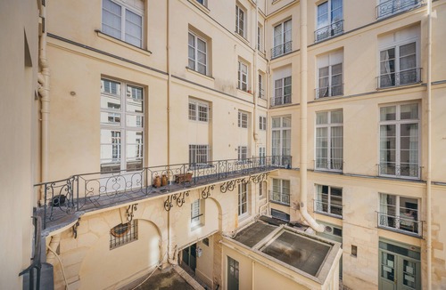 Saint-Thomas-d'Aquin Apartment | Historical apartment 3BR/3.5BA close to the river in the 7th