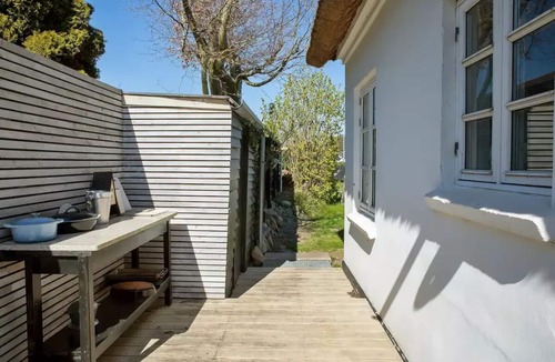 Snekkersten Villa | Historical beachhouse with fireplace and view of Sweden