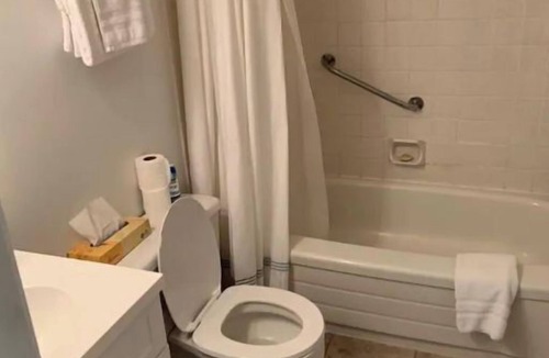Historic Old Town Hotel | Historical King George Inn 5
