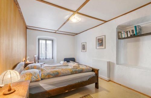 Caslano Apartment | Historical Caslano Apartments - Happy Rentals