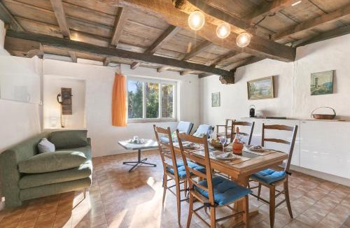 Caslano Apartment | Historical Caslano Apartments - Happy Rentals