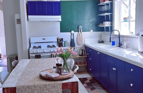Wilshire Center Apartment | Historical design apt in DTLA