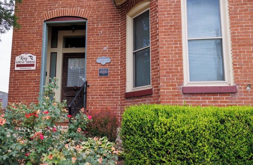 Washington House | Historical home in Downtown Washington