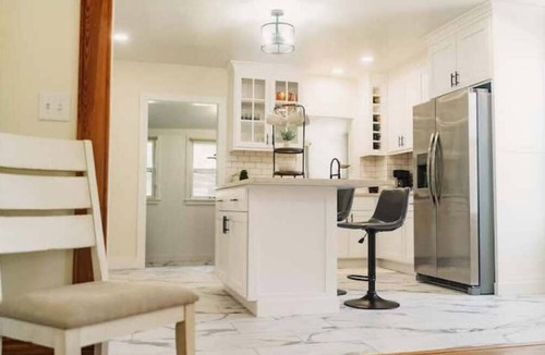Meriden House | Historical House at 104