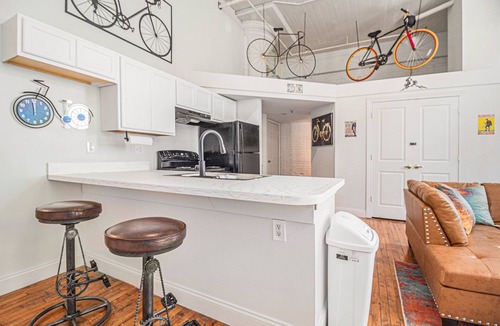 Detroit Apartment | Historical Hudson Riverview Loft