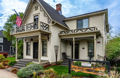 Roseburg House | HISTORICAL JOHN RAST HOUSE circa 1875
