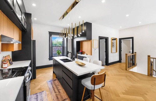 Salem Villa | Historical Loft Retreat Minutes to Elora Main St