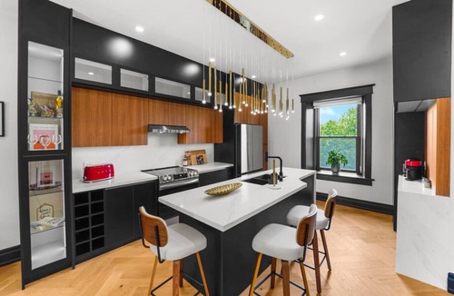 Salem Villa | Historical Loft Retreat Minutes to Elora Main St
