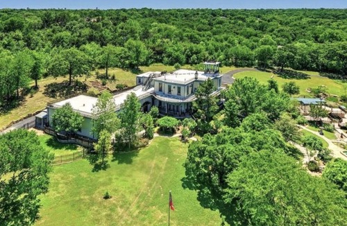 Denison House | Historical Mansion Beside 174 Acre Park
