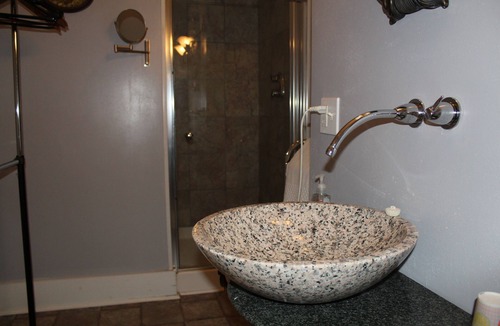 South Haven Bed & Breakfast | Historical Monroe Manor - Arbor Room