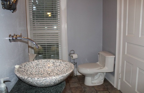 South Haven Bed & Breakfast | Historical Monroe Manor - Arbor Room