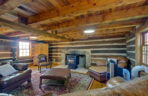 Paris House | Historical Paris Cabin on Farm with Fire Pit!