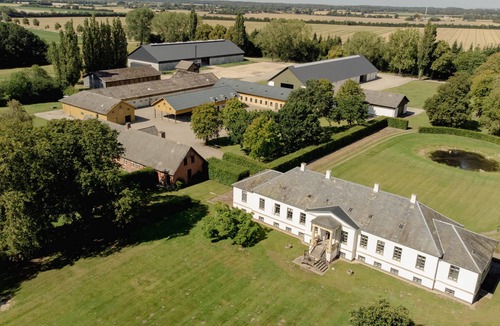 Sakskobing House | Historisk Gods på Lolland med Egen Park og Skov