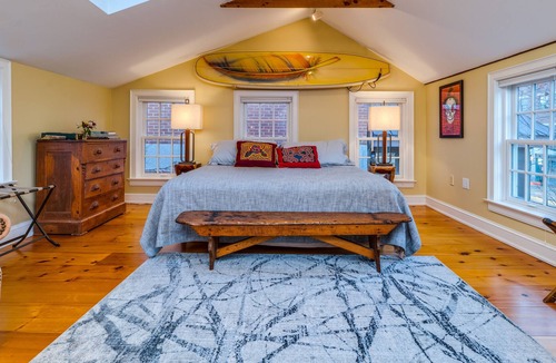 Portsmouth Cottage | History and Comfortable Luxury Downtown