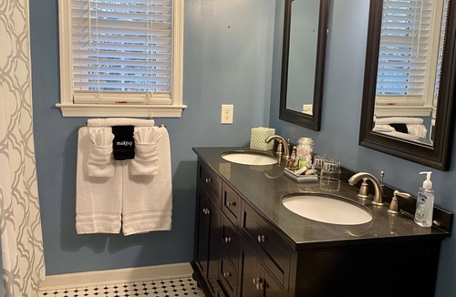 Williamsburg Bed & Breakfast | History Filled Bed & Breakfast in Downtown Williamsburg