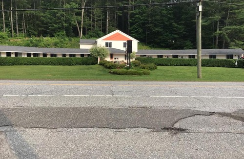 Cornwall Bridge Hotel | Hitching Post Motel