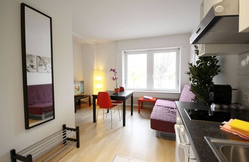 Langstrasse Apartment | Hitrental Stauffacher Apartments