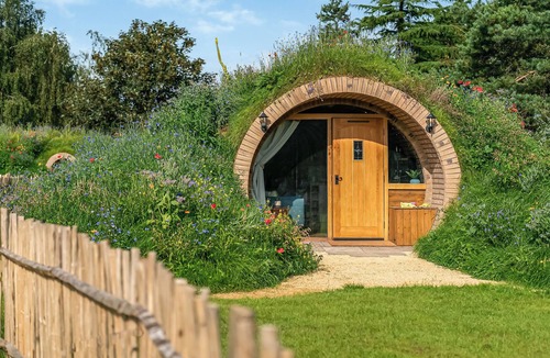 Radstock Cottage | Hive and Spruce Burrow