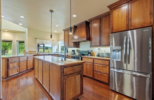 Paso Robles House | Hive & Hivette @Castoro | Winery Stay+EV+16 guests