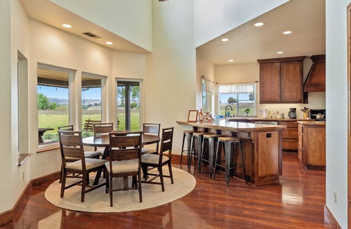Paso Robles House | Hive & Hivette @Castoro | Winery Stay+EV+16 guests