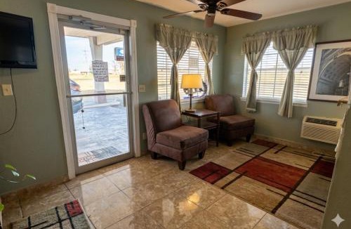 Elk City Hotel | HiWay Inn Express Elk City Route 66