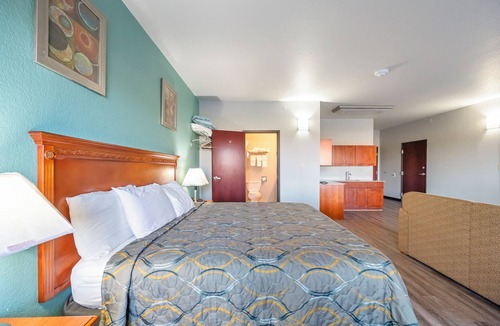 Broken Bow Hotel | HiWay Inn Express of Broken Bow