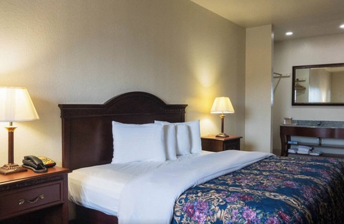 Coalgate Hotel | Hiway Inn Express Of Coalgate