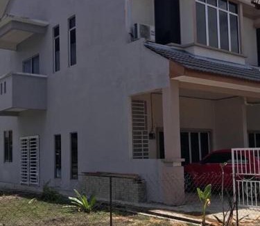 Kawasan Perindustrian Chendering House | HJ Homestay