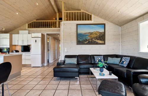 Sandvig House | "Hjalmar" - 400m from the sea by Interhome