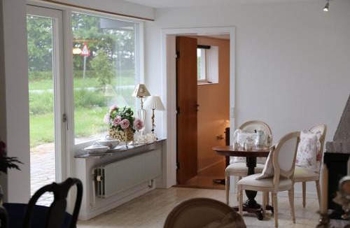 Skovbyballe Villa | Hjemlig idyl nær strand og by