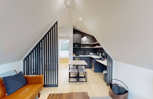 Hochatown Cabin | "Hjort (Deer)" Brand NEW LUXE Tiny Cabin located within the Alps of Hochatown!