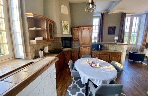 Saint-Philbert-de-Grand-Lieu Apartment | House