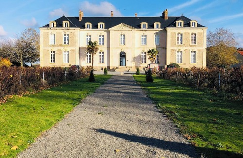 Saint-Philbert-de-Grand-Lieu Apartment | House