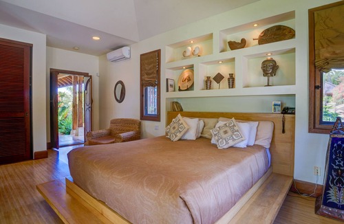 Historic Lahaina Front Street Bed & Breakfast | Ho'oilo House