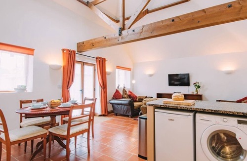 Selsted House | Hoad Farm Cottages, sleeps 12, Hoad Farm, Acrise