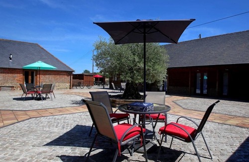 Selsted House | Hoad Farm Cottages, sleeps 12, Hoad Farm, Acrise