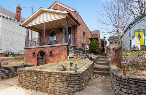 Clifton House | Hobbit House In The Ville!