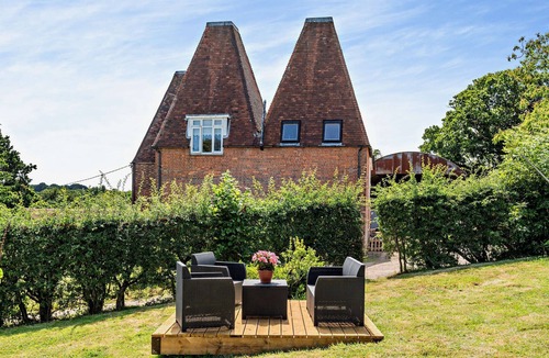 Beckley House | Hobbs Farm Oast View