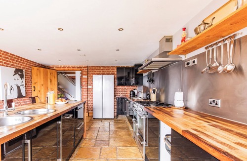 Bradwell House | Hobland Barns by Leap Escapes