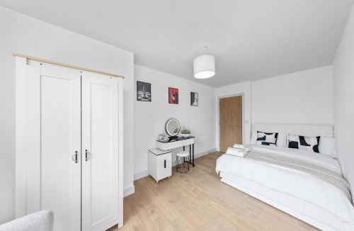 Waltham Forest House | Hobson Woods Apartments