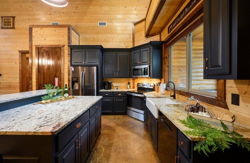 Hochatown Cabin | Hochatown 4 bedroom 3 bath - Hot Tub, Fireplace, Game&Bunk Room, Playground
